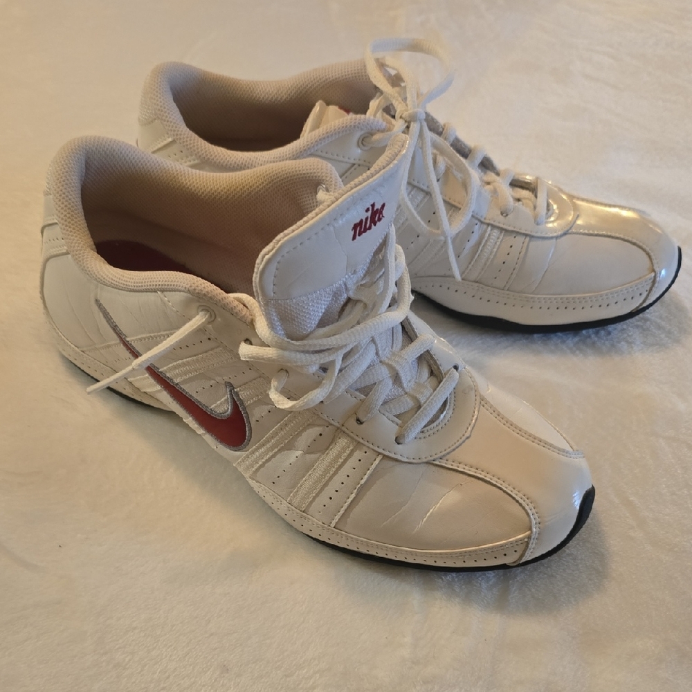 Nike Women's Musique III Dance Athletic Shoe